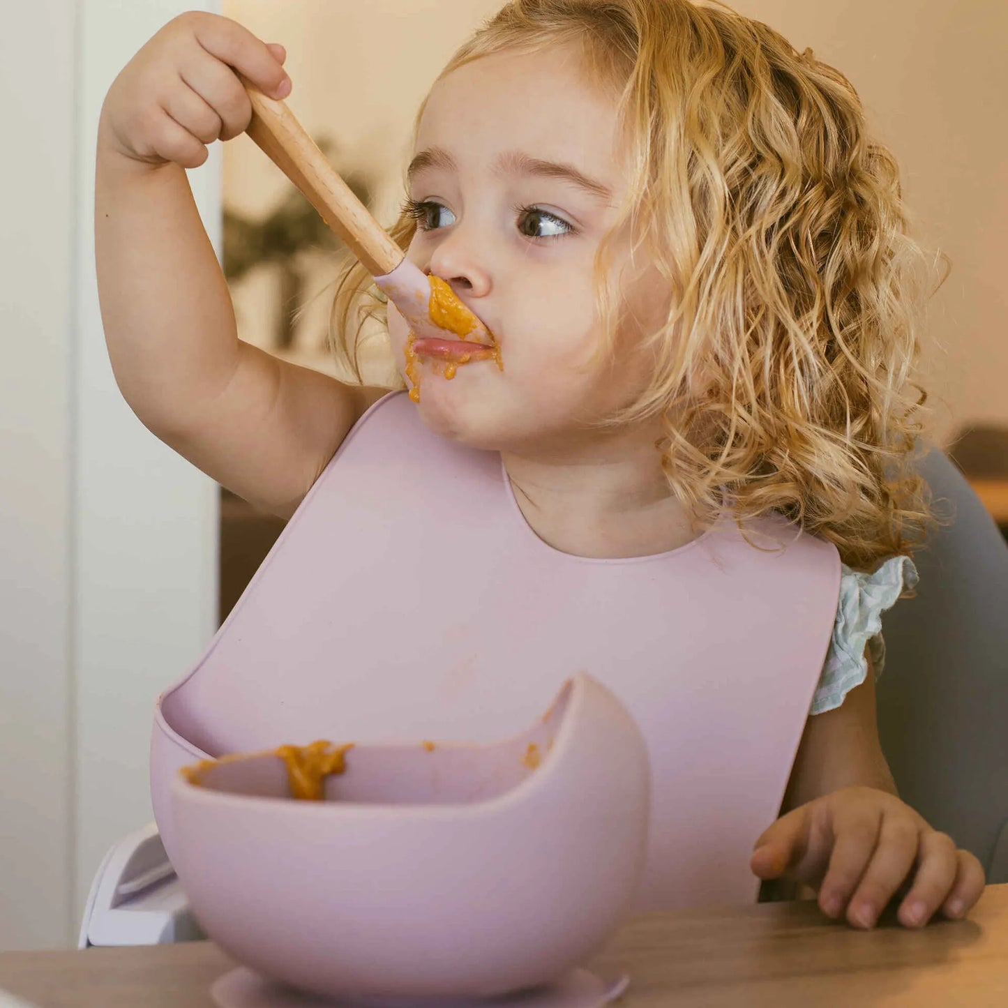 Tigela com Ventosa e Colher para Aprendizagem de Bebés da Interbaby