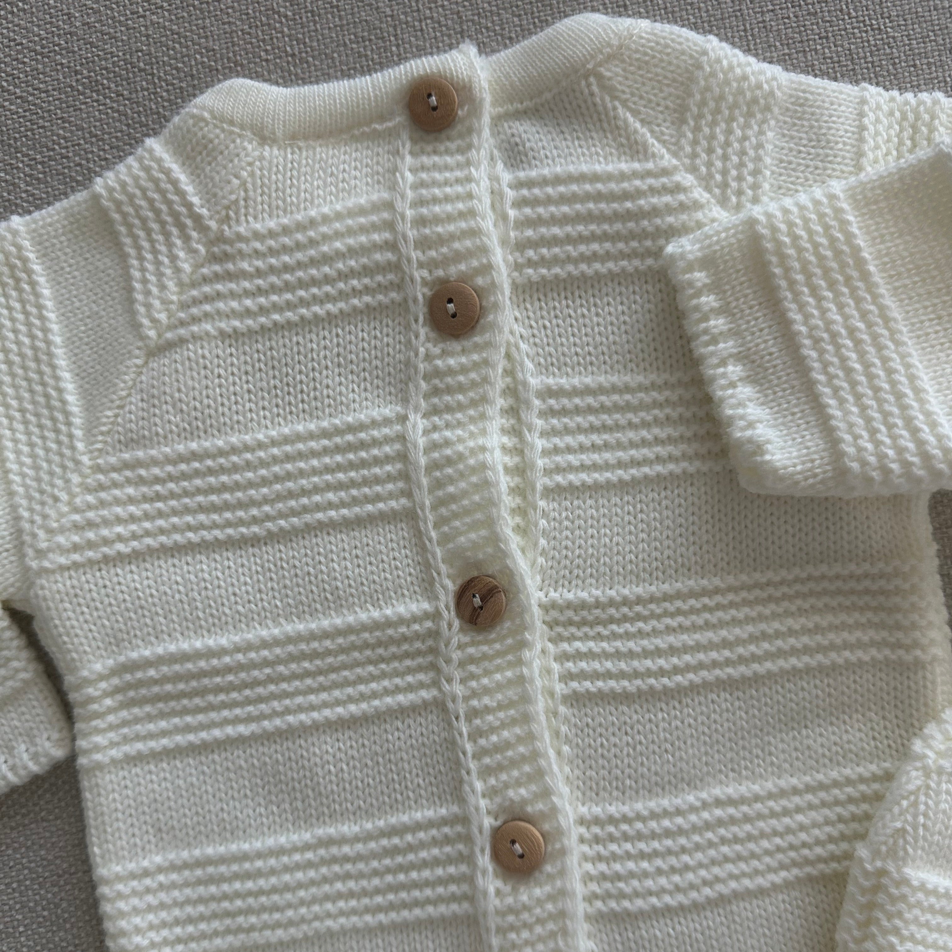 Conjunto de bebé em malha pérola com camisola e calças, vista 5