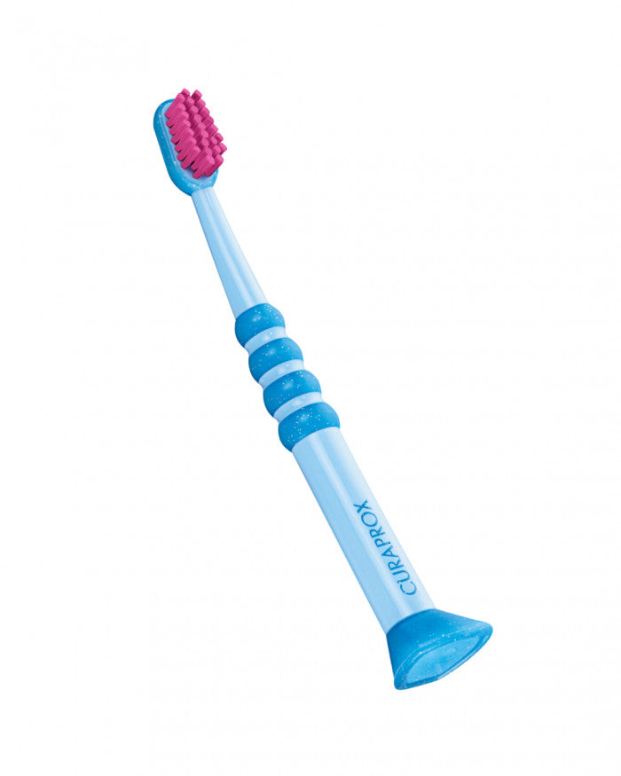 Escova de dentes Curaprox para bebé azul e rosa, vista 2