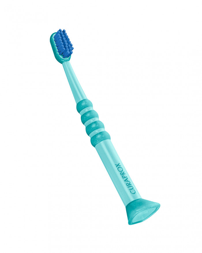 Escova de dentes Curaprox para bebé verde e azul, vista 2