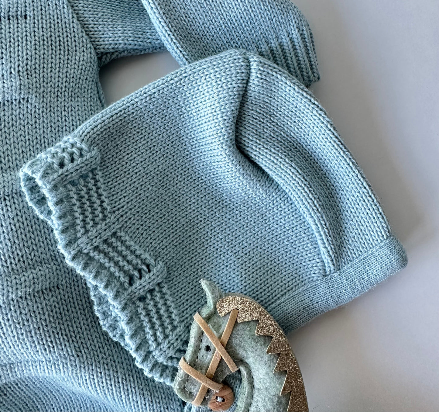 Babyset aus Trockengrünem Strick, 2-teilig, 100 % Baumwolle