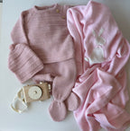 Conjunto de bebé em malha rosa velho de 3 peças, vista 4