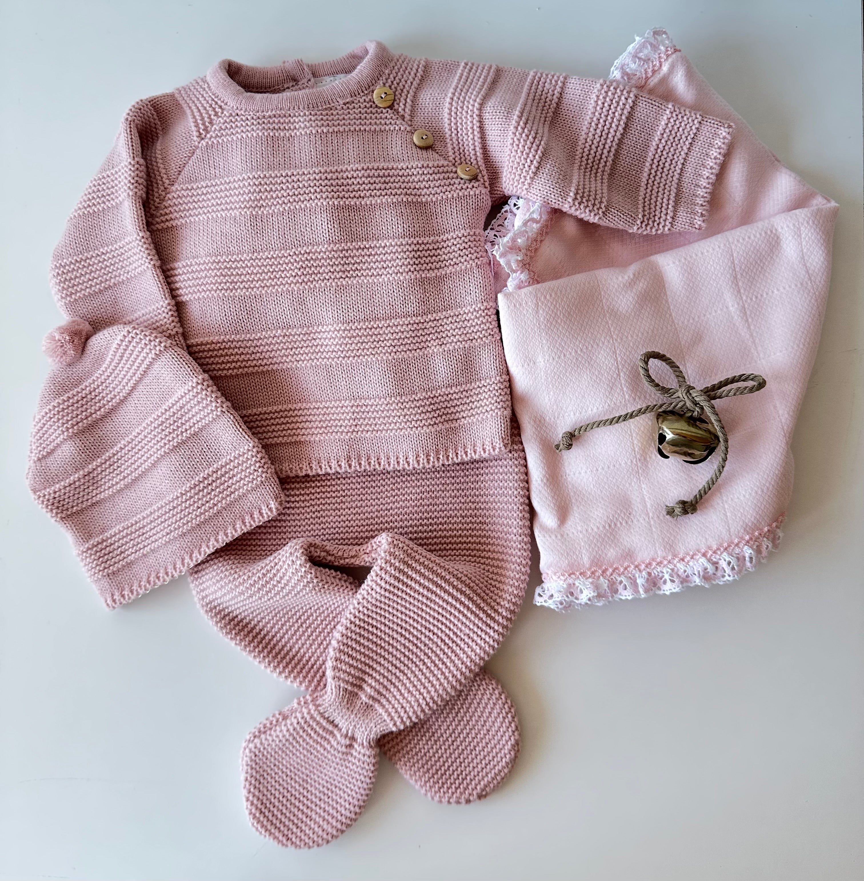 Conjunto de bebé em malha rosa velho de 3 peças em algodão