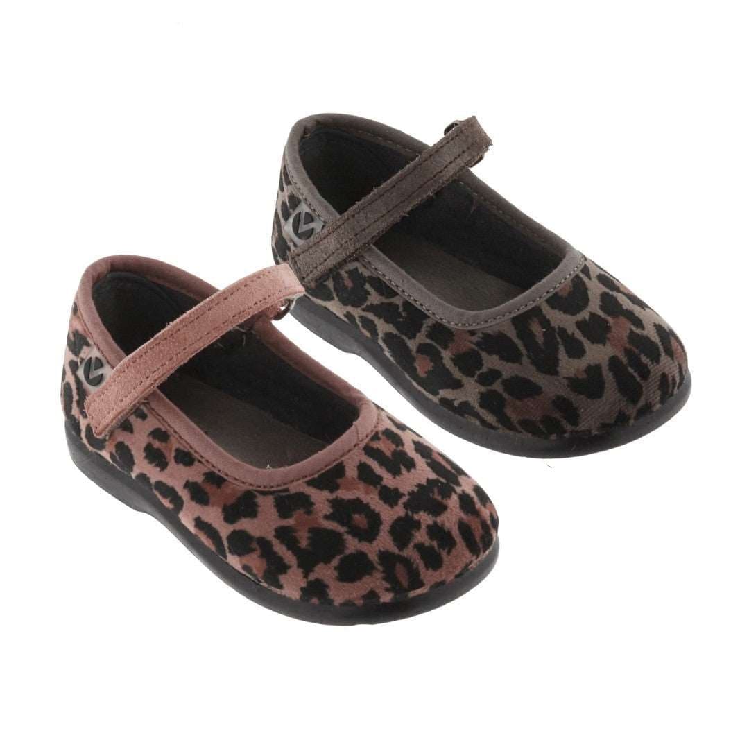 Merceditas Victoria animal print em veludo com velcro